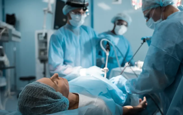 Defective Physiomesh patient in surgery